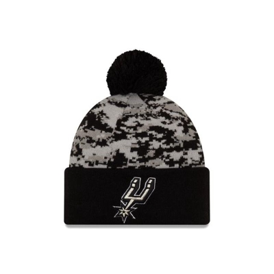 Sapca New Era San Antonio Spurs NBA 2019 NBA Authentics City Series Pom Knit Beanie - Negrii